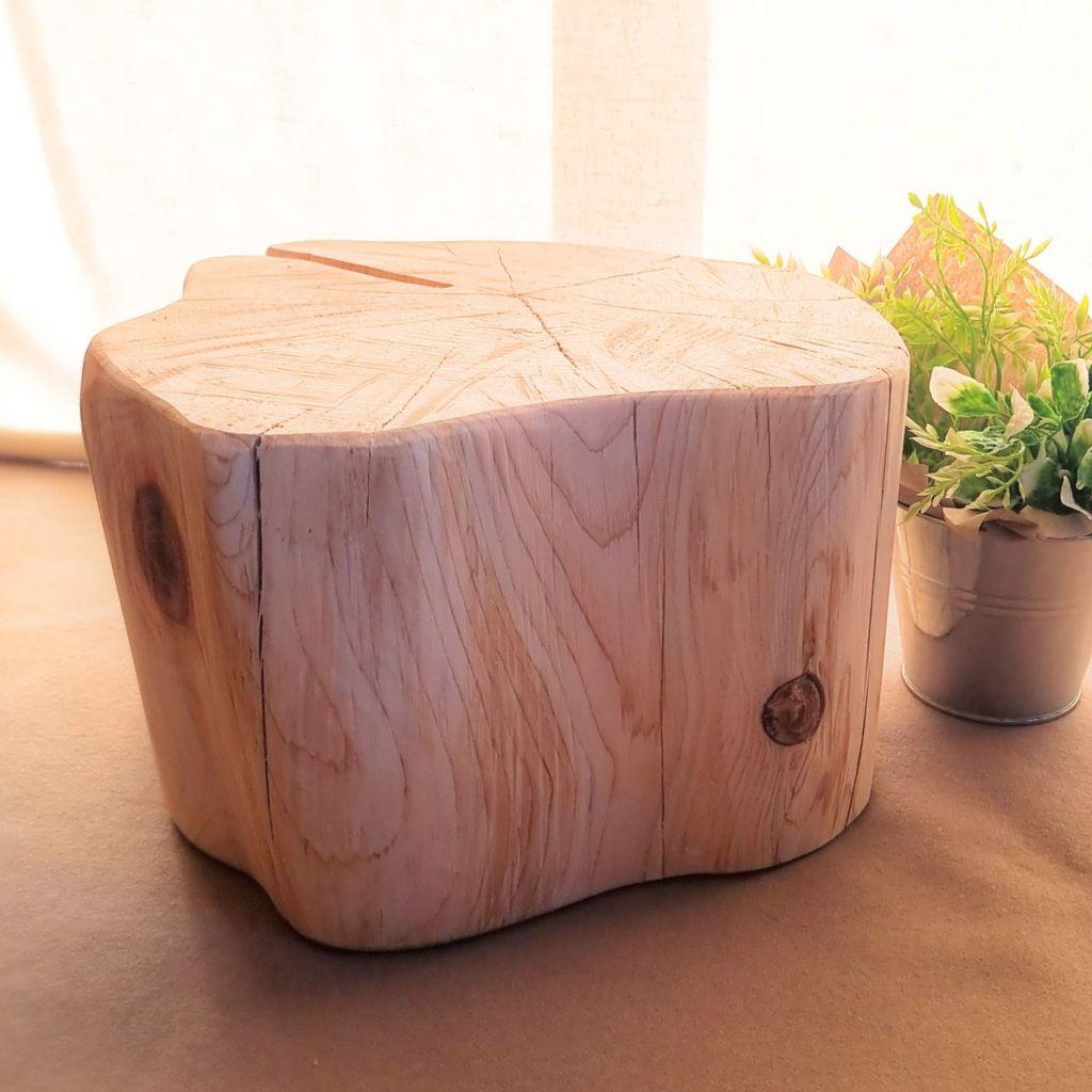 【セール品】節のあるナチュラルウッドの切株テーブル 木の温もりとひのきの香り