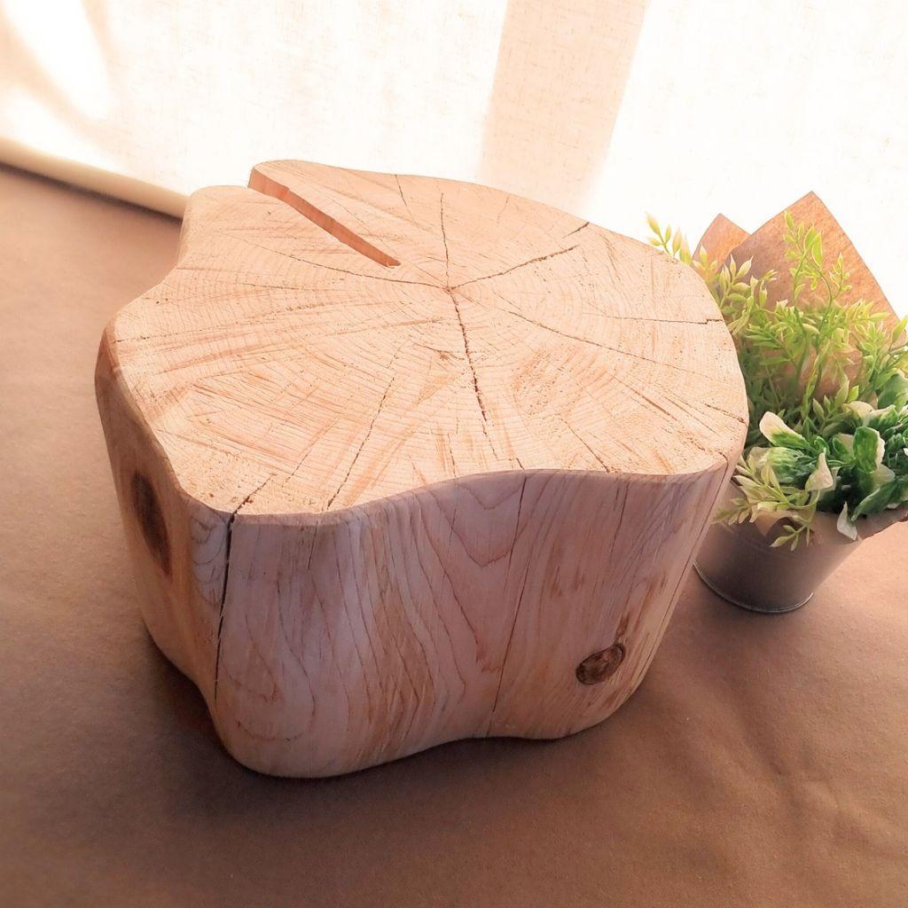 【セール品】節のあるナチュラルウッドの切株テーブル 木の温もりとひのきの香り