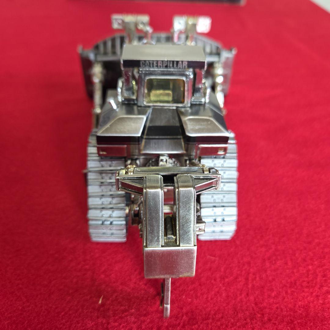 限定版CAT D11R トラック型トラクター 1:50スケール