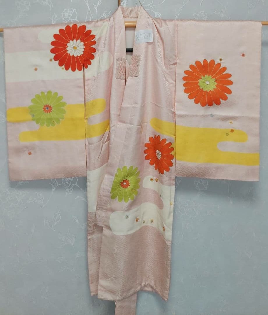 NA220七五三子供着物正絹綺麗刺繍沢山着丈98センチ裄丈45センチ