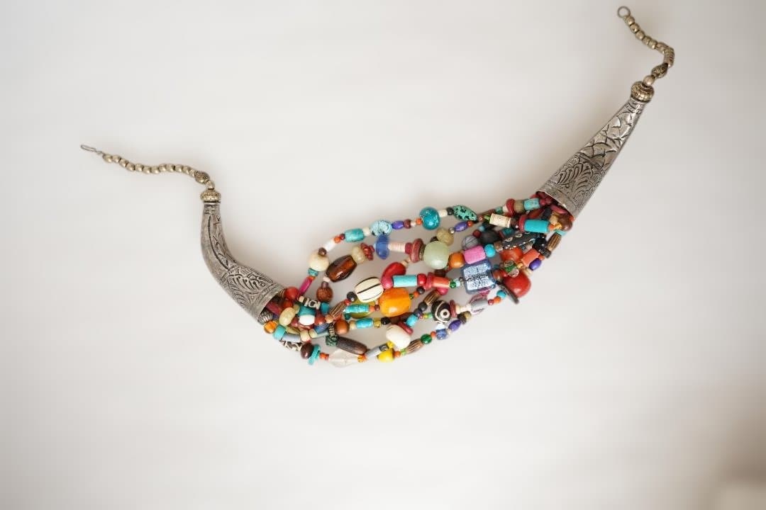 カラフルビーズ×真鍮エスニックネックレス [並行輸入品]