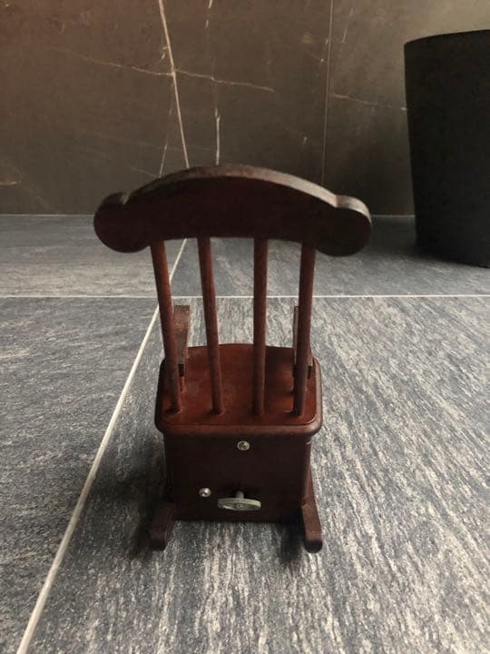 ロッキングチェア　オルゴール　木製　くるみ割り人形　花のワルツ　ミニチュア