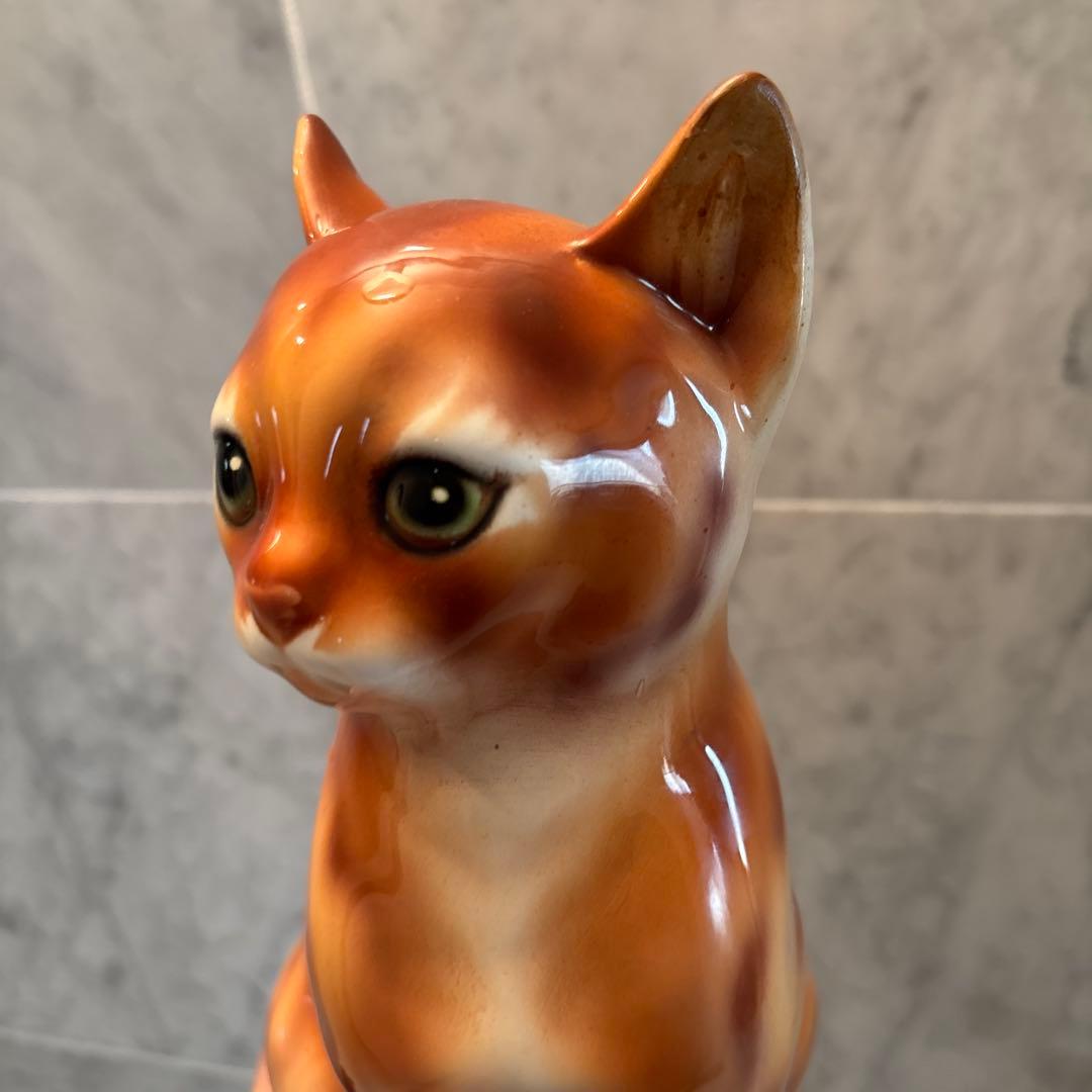 イタリア90年代ヴィンテージ手描きの瞳が美しく高貴で上品な猫ちゃんの陶器オブジェ