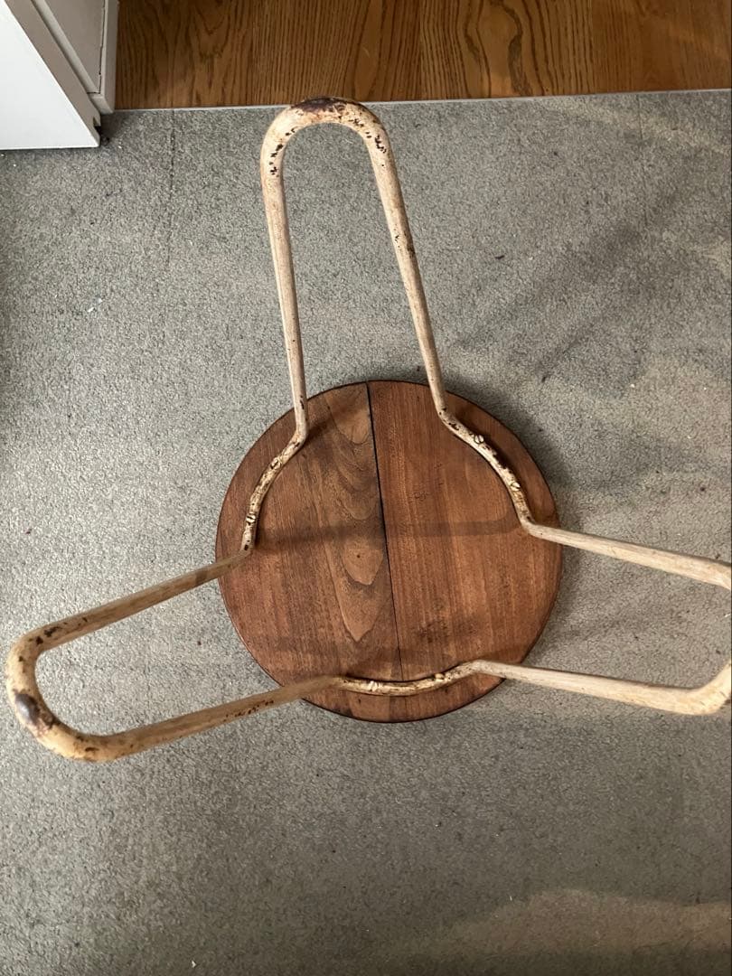 バルクリシュナ・ドーシ　スツール