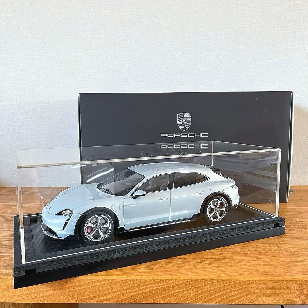 ミニカー 美品】1/18 ポルシェ タイカン 4S クロス ツーリスモ - メルカリ