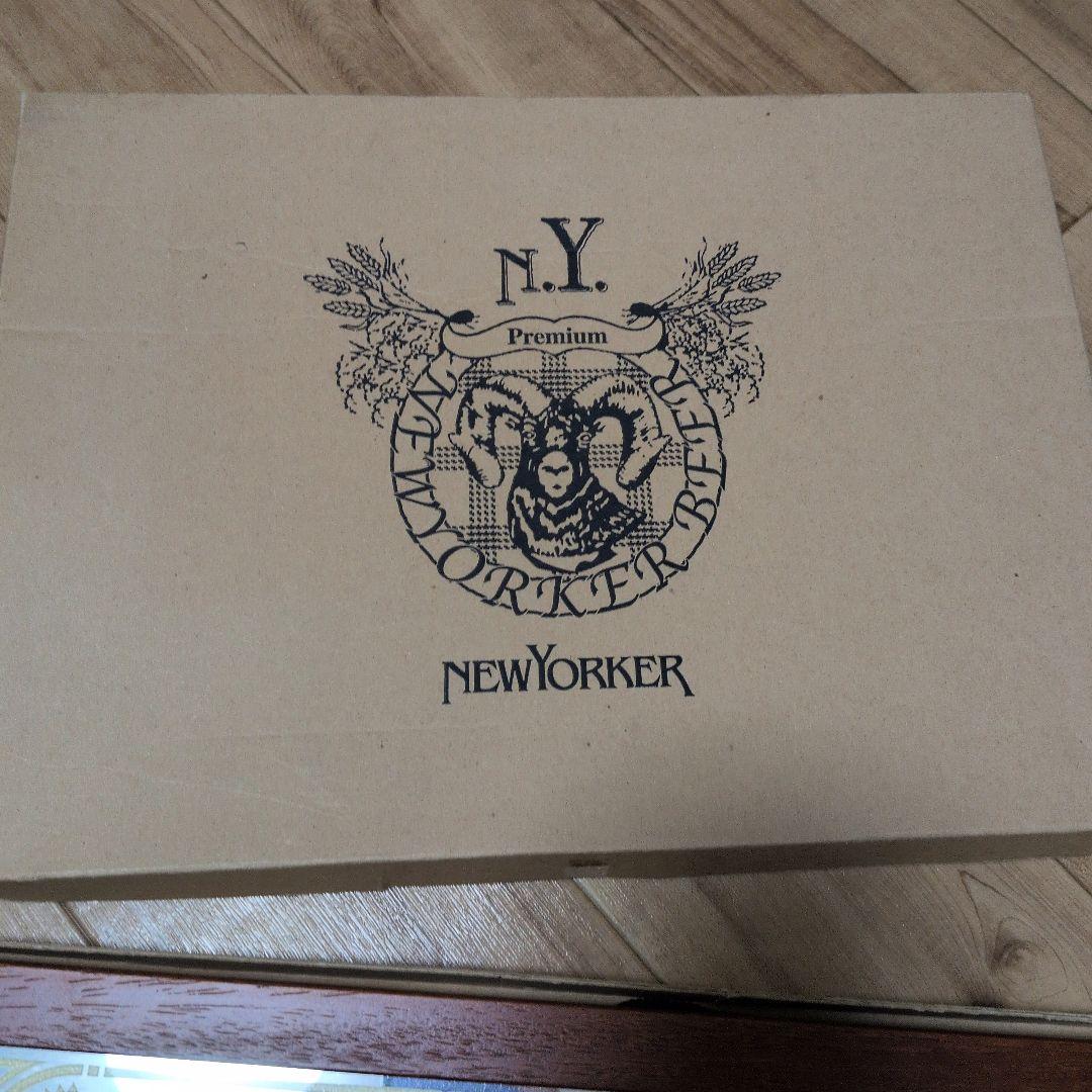 NEWYORKER 装飾的な壁掛け鏡