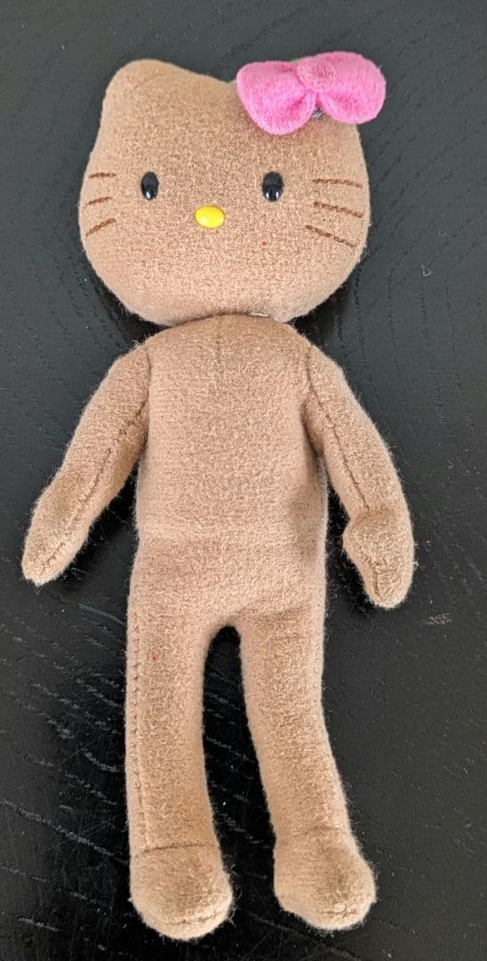 レトロ　ハローキティドレスアップコレクション日焼けガングロギャルとお着替えセット