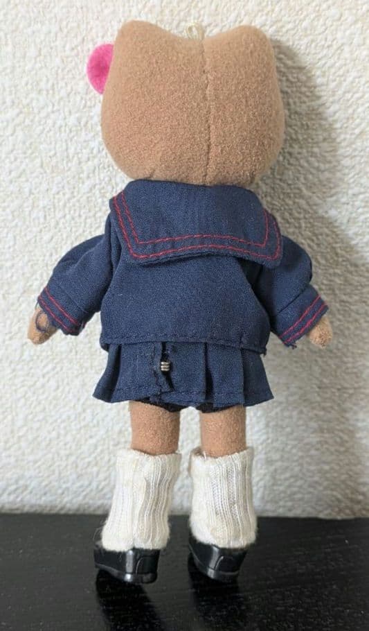 レトロ　ハローキティドレスアップコレクション日焼けガングロギャルとお着替えセット