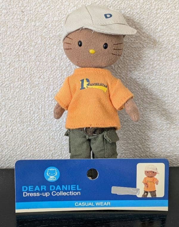 レトロ　ハローキティドレスアップコレクション日焼けガングロギャルとお着替えセット