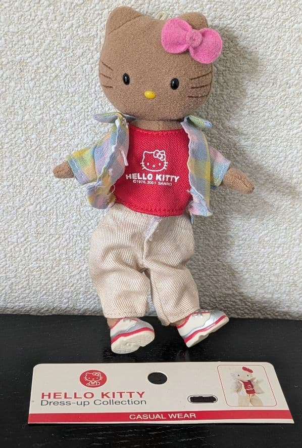 レトロ　ハローキティドレスアップコレクション日焼けガングロギャルとお着替えセット