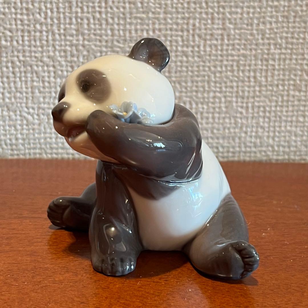 超美品　リヤドロ　パンダ　水色の花　フィギュリン　人形　陶器　置物　D オブジェ