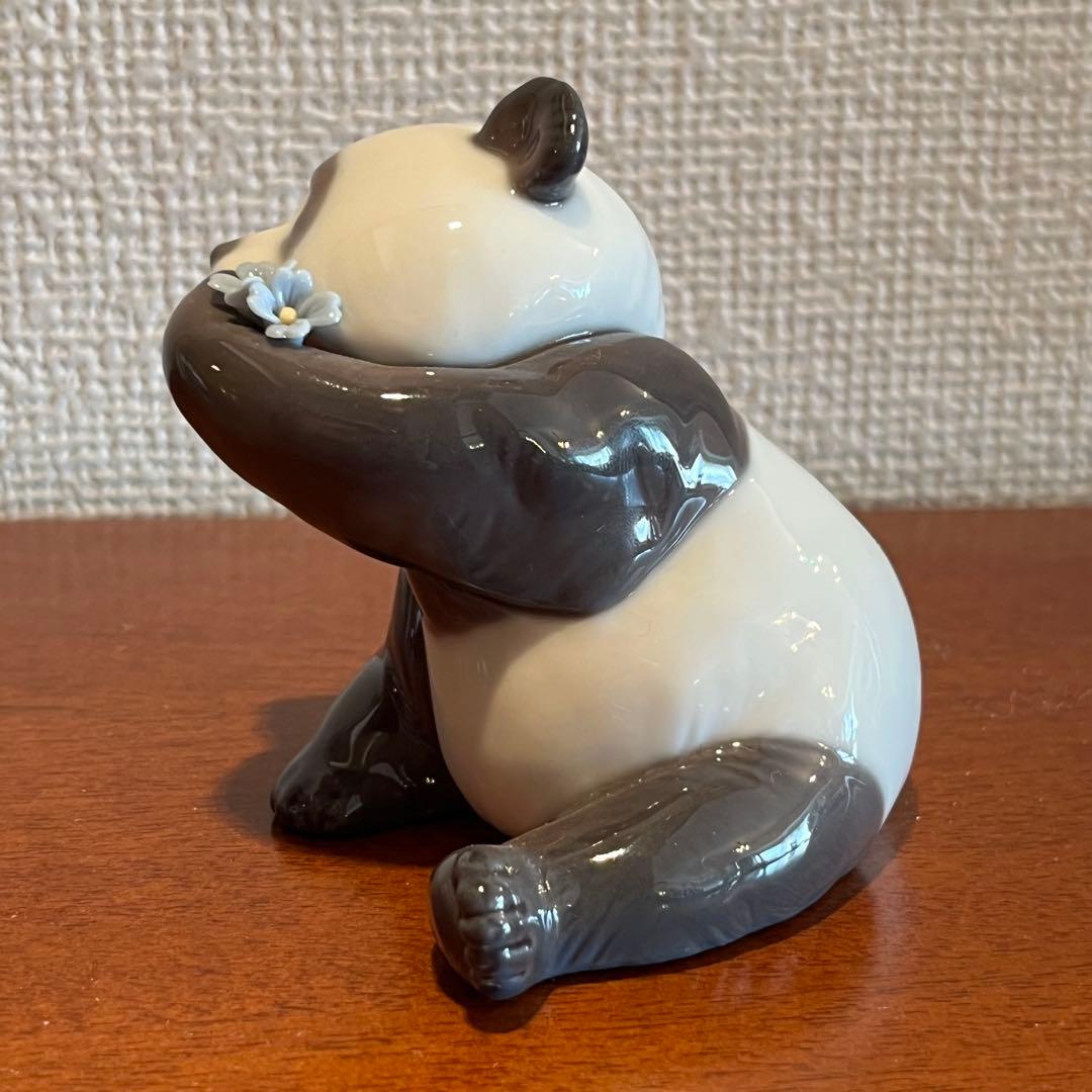 超美品　リヤドロ　パンダ　水色の花　フィギュリン　人形　陶器　置物　D オブジェ