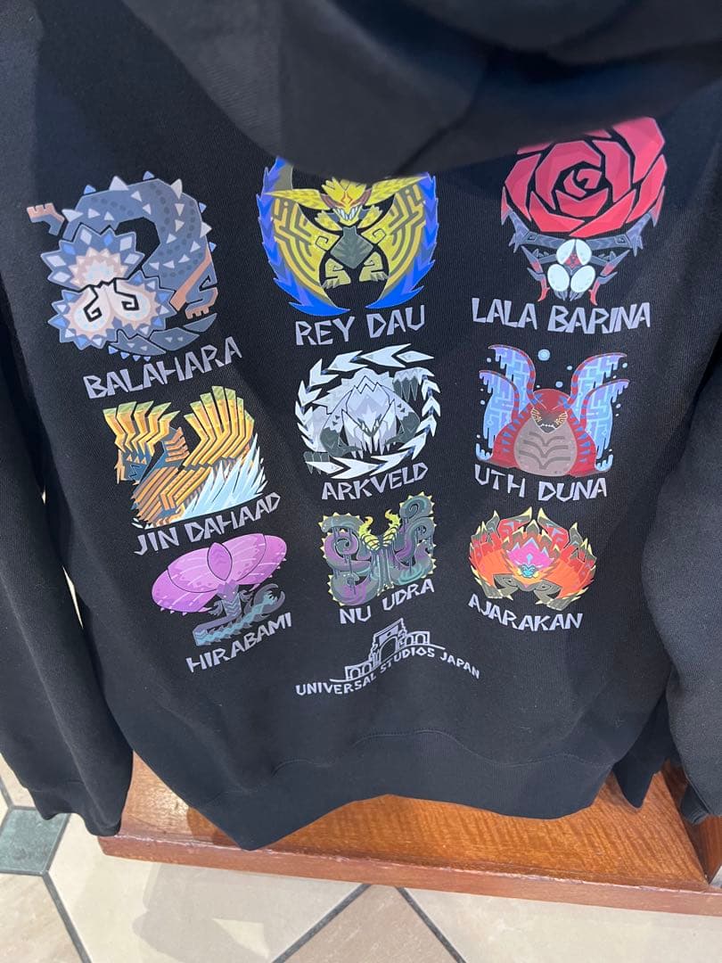 USJ 限定 モンスターハンターワイルズ パーカー Lサイズ - メルカリ