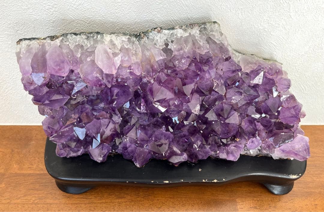 SALE✩.*˚天然石 水晶 アメジスト クラスター 原石 3.5kg 台座付き