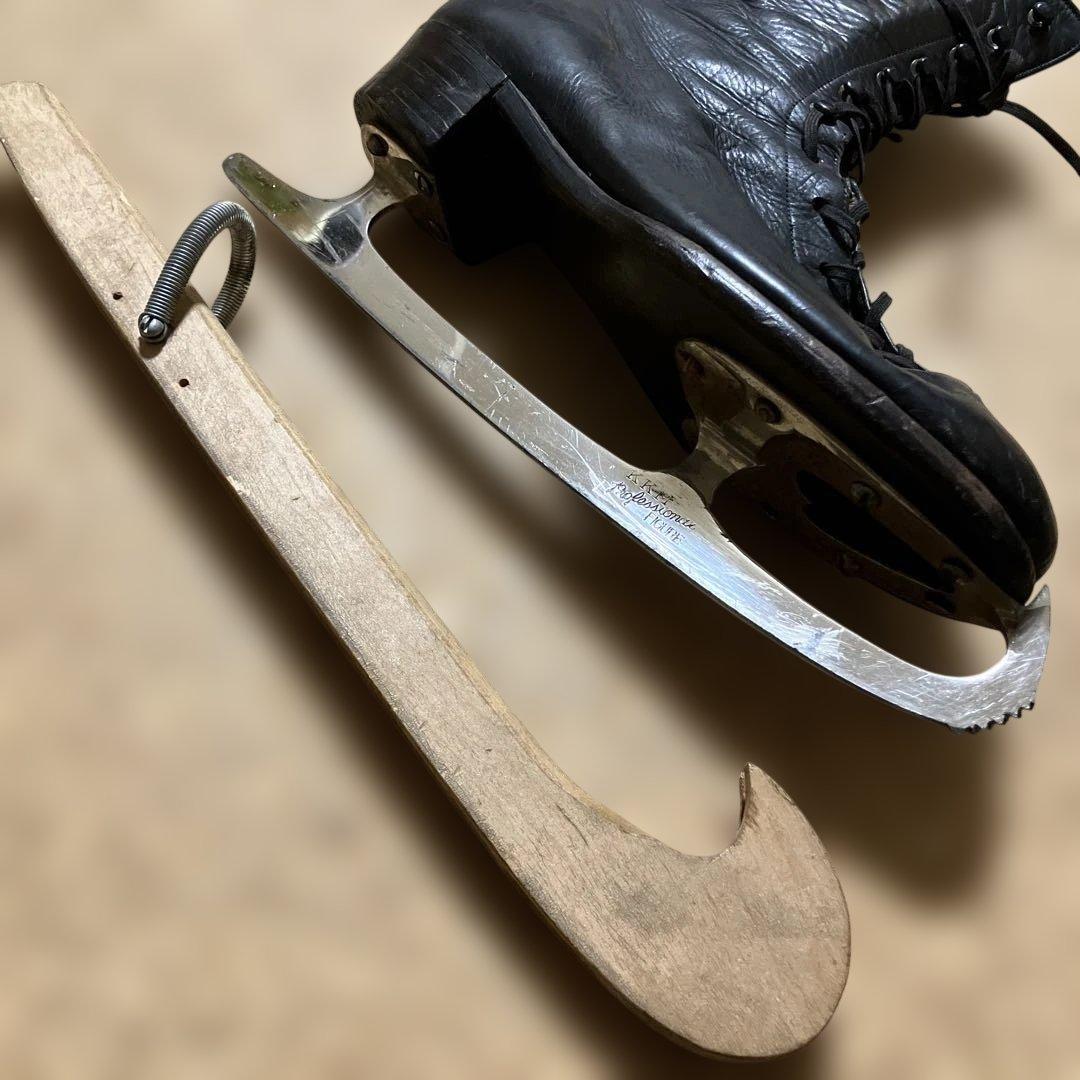 昭和レトロ】女性用アイススケート靴 - メルカリ