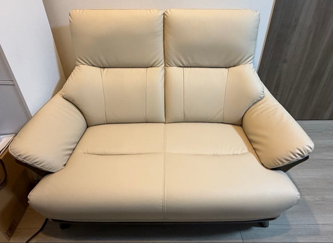 【超美品】合成皮革 2人掛けソファ(ベージュ)