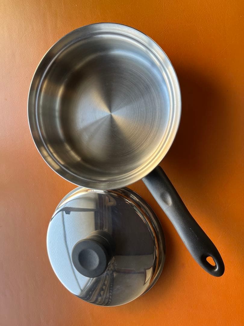 数回使用のお買い得品！スポンジケーキも焼けるアムウェイ中フライパン