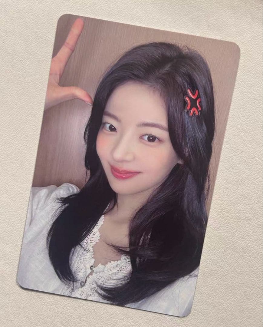 itzy リア GWBG KMonster 台北サイン会限定 トレカ C - メルカリ