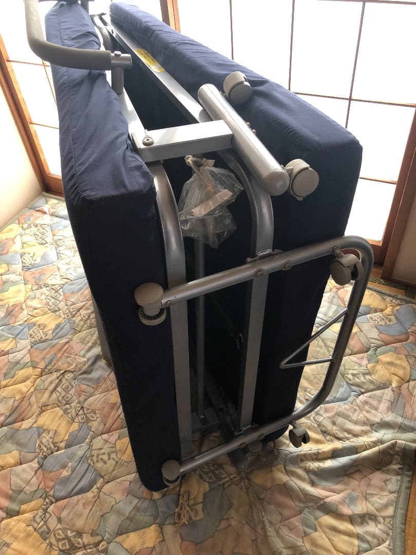 折畳みベッド