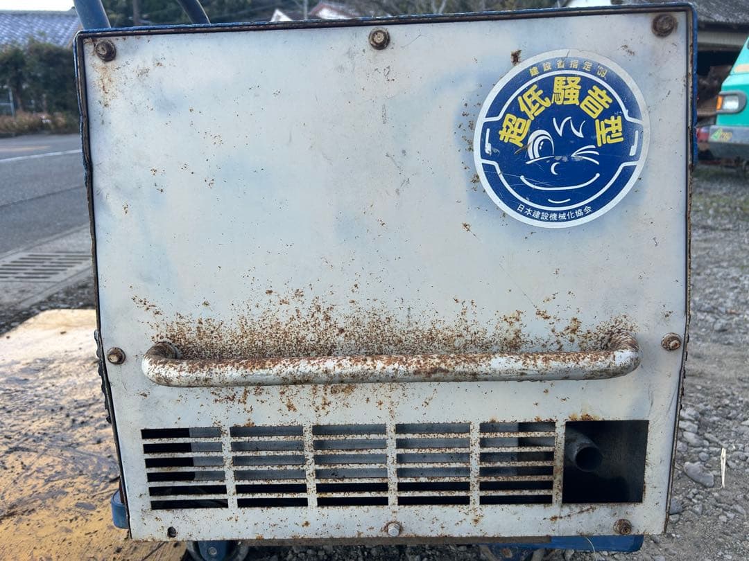 新ダイワ　ウェルダ EGW150M 防音型エンジン　セル付き　溶接機　発電機