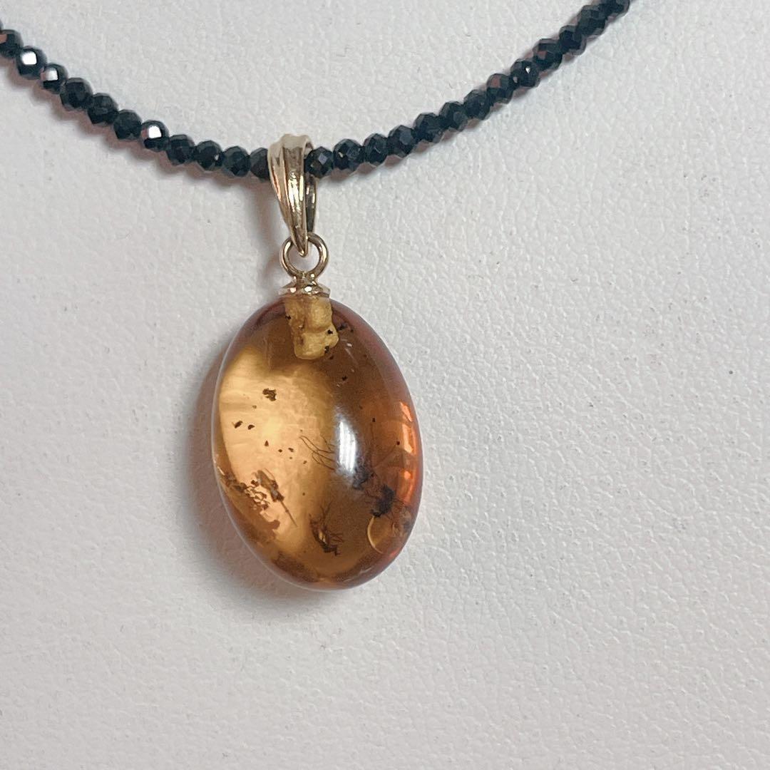 琥珀虫入りペンダントブラックスピネルネックレスNO25-2407