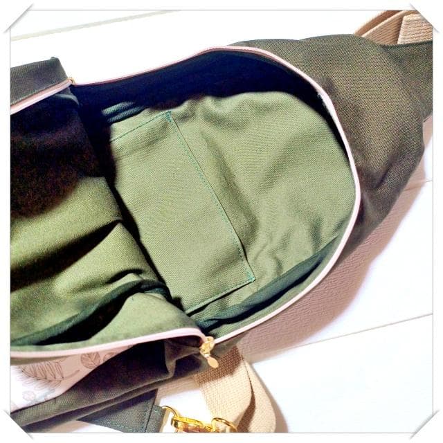 ビューティフルガーデンのボディバッグ