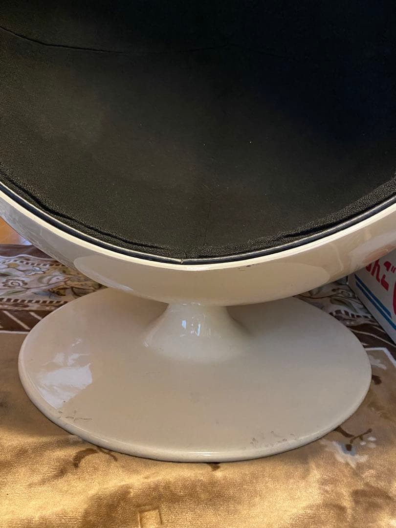 エッグ ボール チェア レトロフューチャー 家具 インテリア スペースエイジ