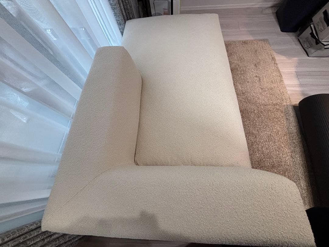 Francfranc ネーメカウチ2R ホワイト　ソファ　ブークレ　ボア素材