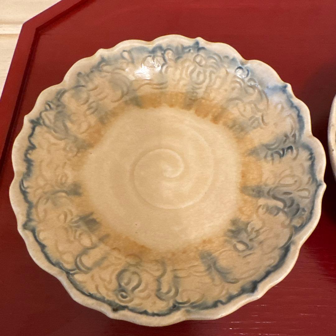 イムサエムさんのお皿2枚セット 波型縁取り陶器皿2枚セット