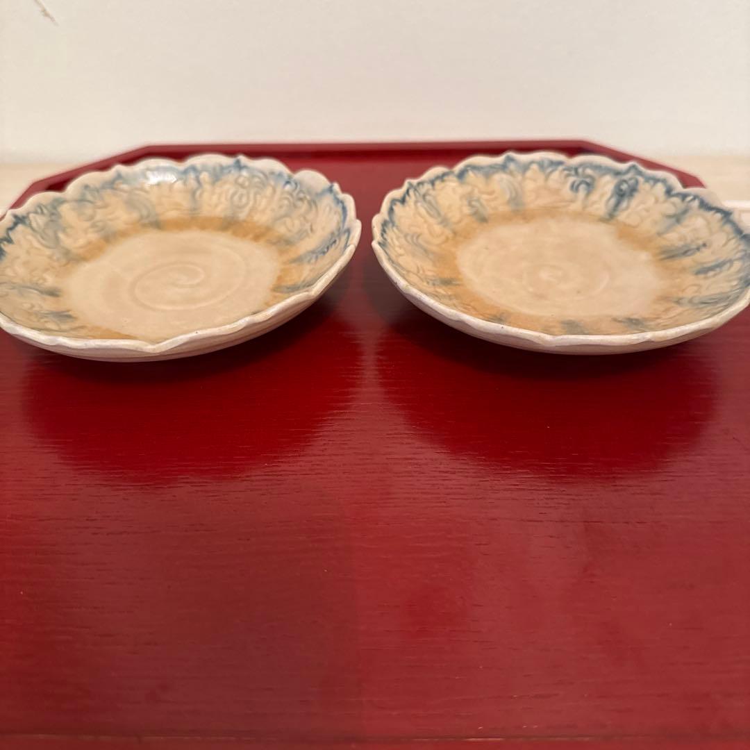 イムサエムさんのお皿2枚セット 波型縁取り陶器皿2枚セット