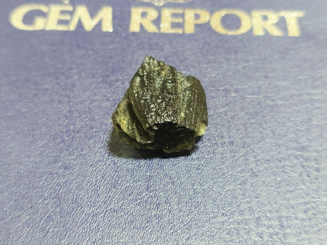 [鑑別書付] 天然 モルダバイト 原石 9.95g