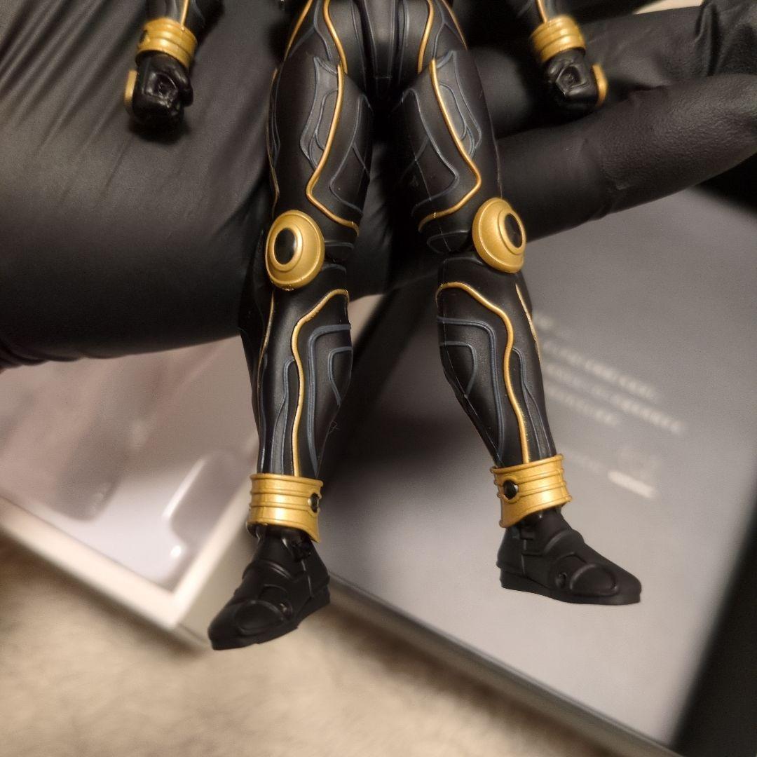 【美品】真骨彫　仮面ライダークウガ　アルティメットフォーム