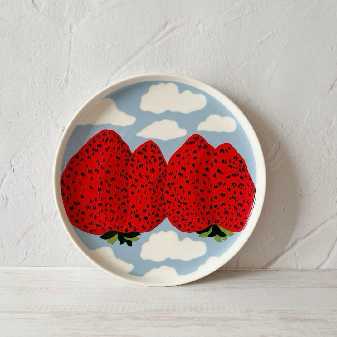 ♡マリメッコ　マンシッカ ヴォレット プレート　2枚　限定　いちご　北欧　皿