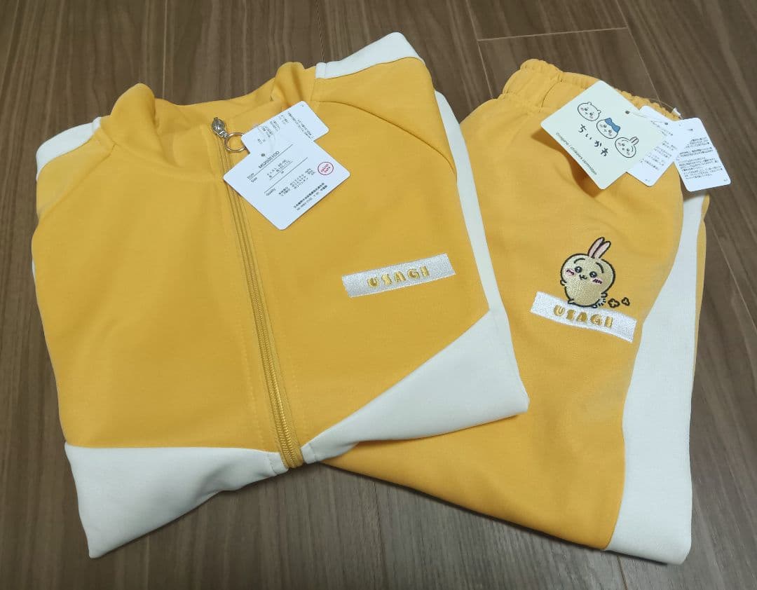 ドン・キホーテ限定 ちいかわ ジャージ上下セット うさぎ Mサイズ