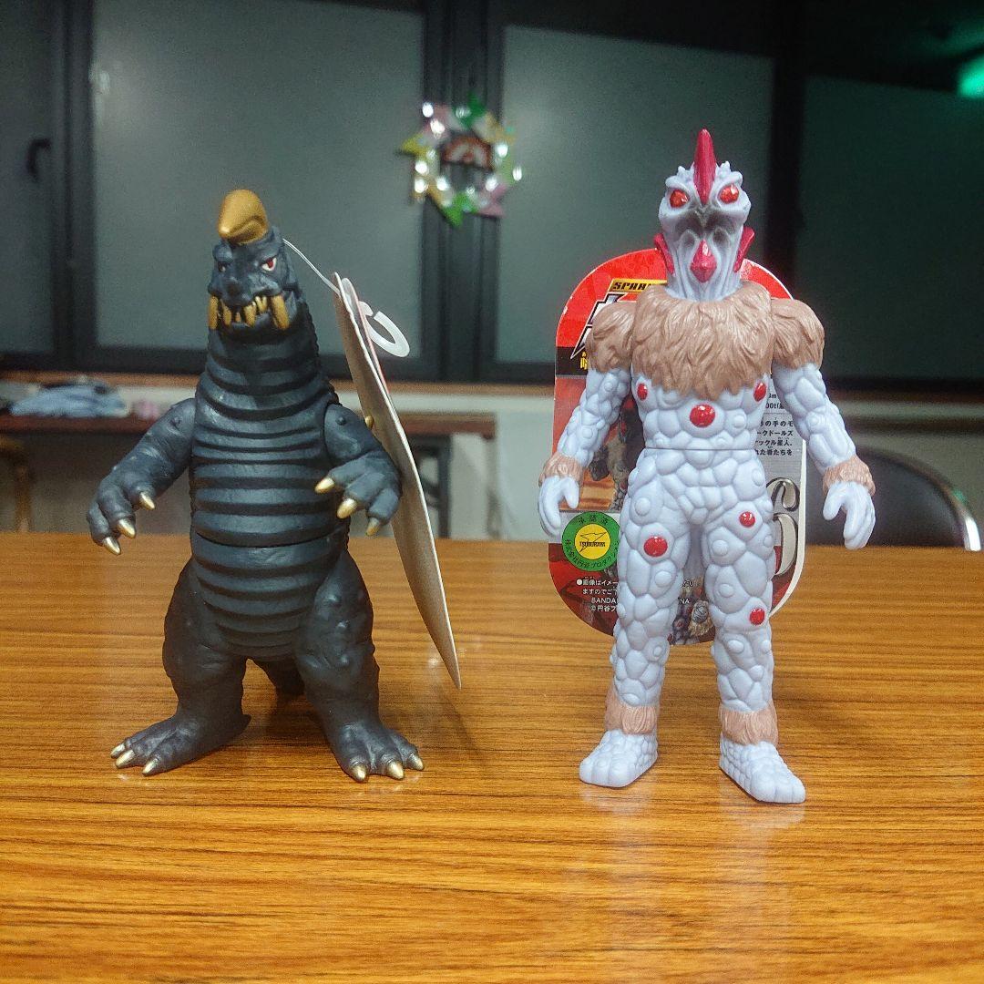 ブラックキング/ナックル星人 ソフビ セット - メルカリ