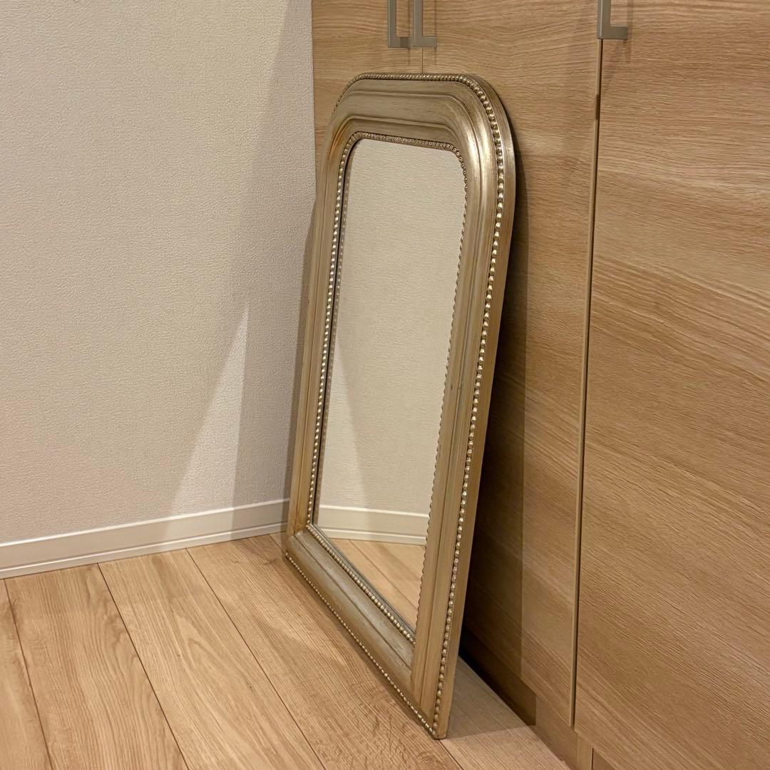 ローラアシュレイで購入 壁掛けミラー シャンパンゴールド 60cm×80cm