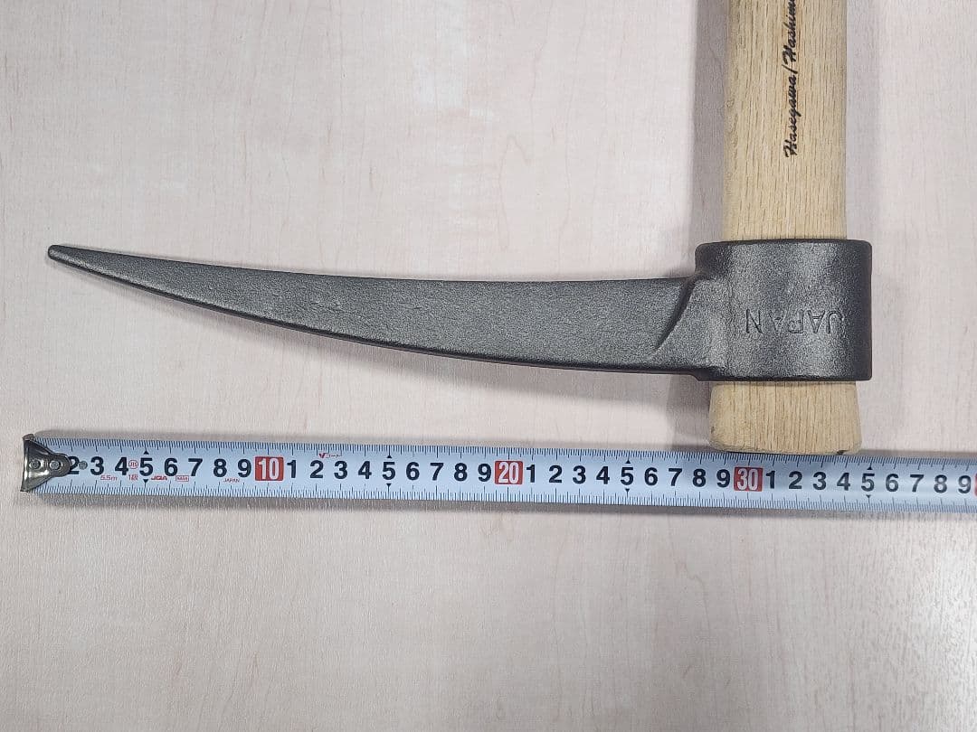 新品•未使用 日本製 ツルハシ 木製ハンドル 金属ヘッド