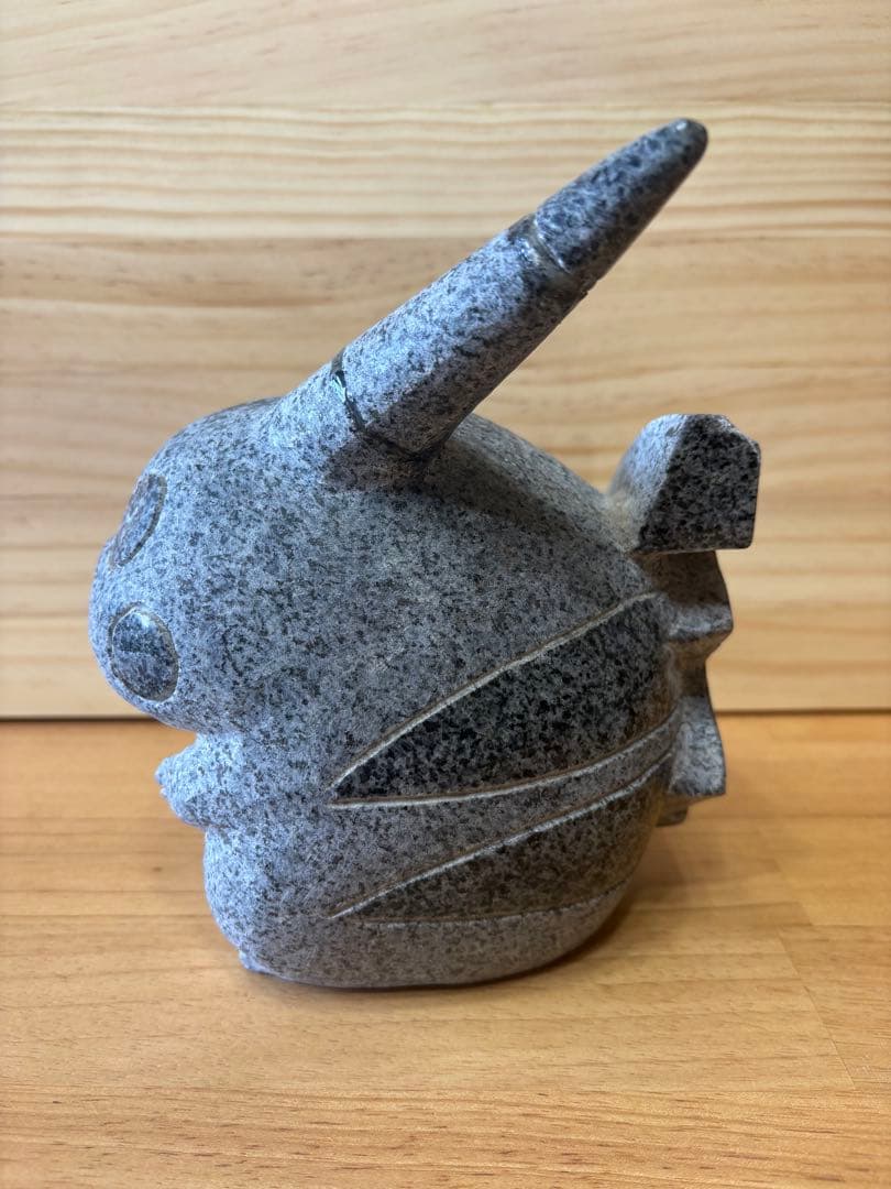 ピカチュウ　石