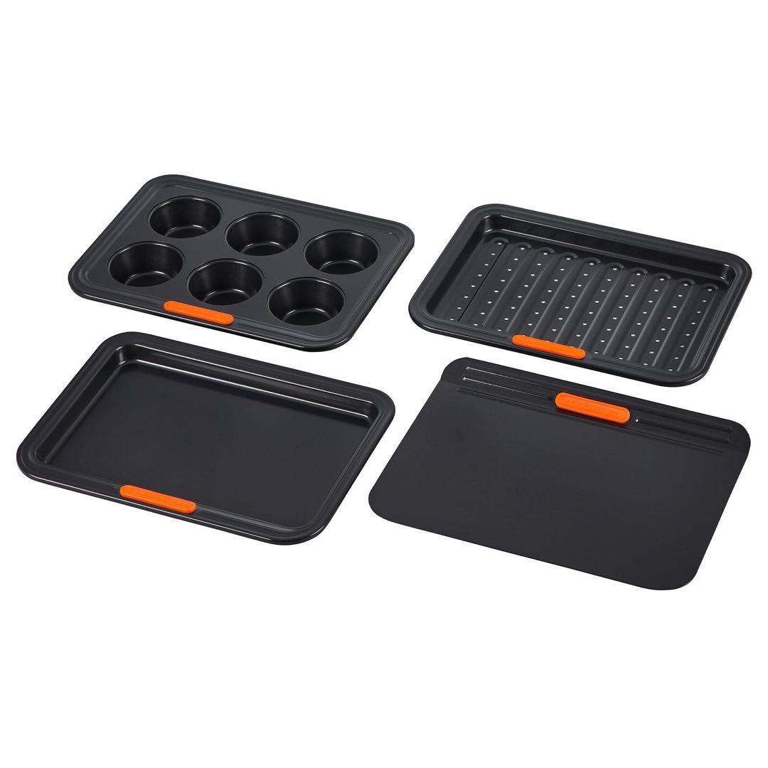 ルクルーゼ オーブントースター型トレイ4種セット新品箱付き