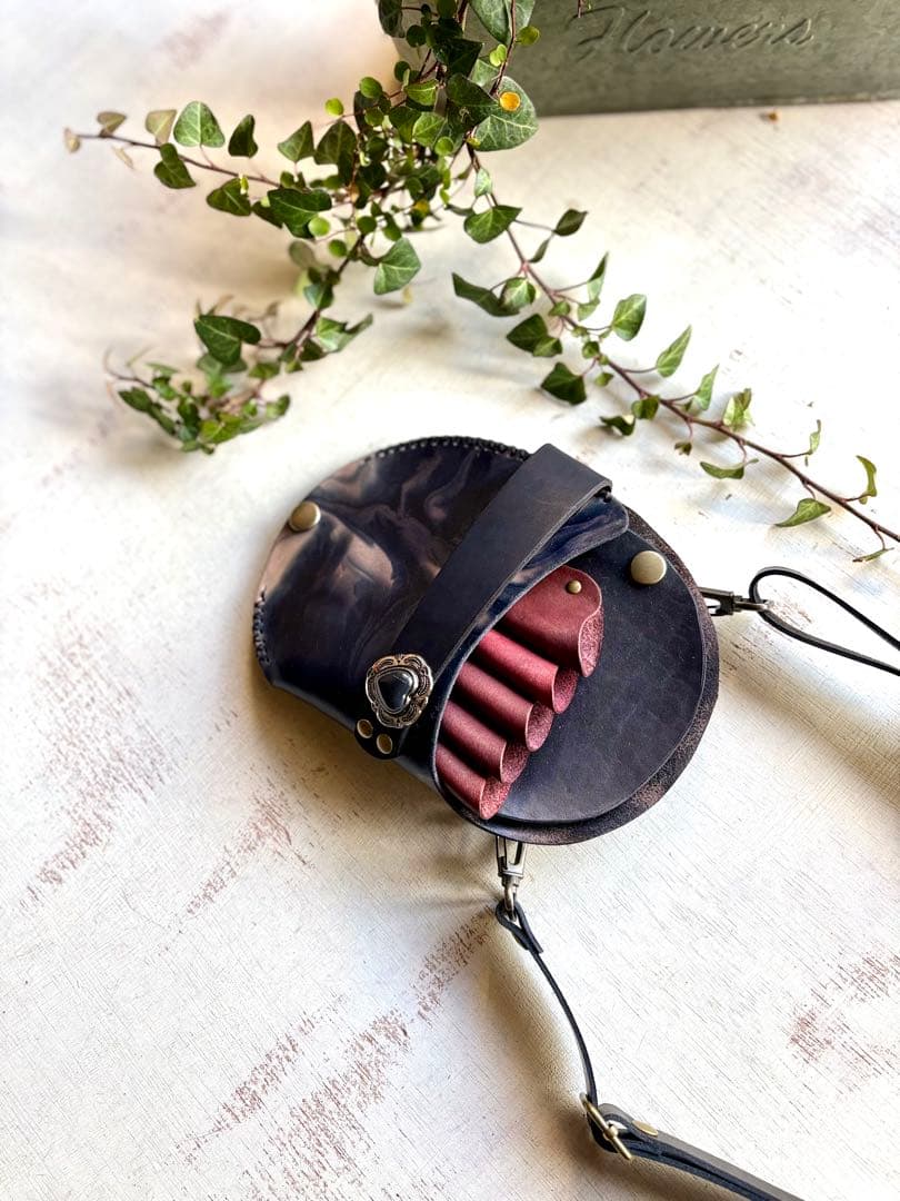 tom 手染めブラックマーブルの丸型シザーケース、ゴム手袋ホルダー