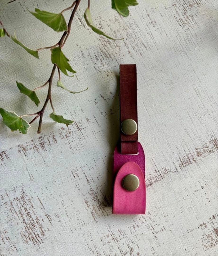 tom 手染めブラックマーブルの丸型シザーケース、ゴム手袋ホルダー