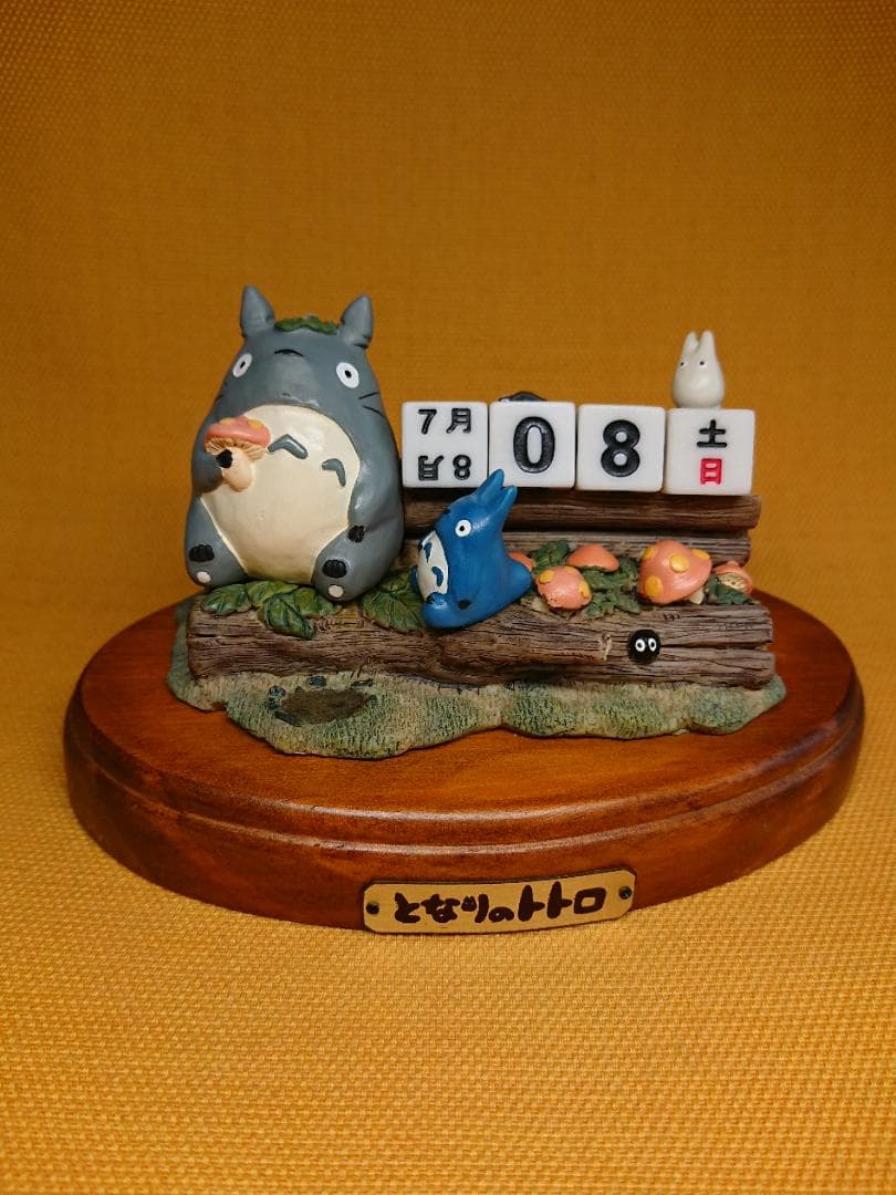 【美品】ジブリ　トトロ　カレンダー　置物　インテリア　工芸品　美術品　A1086