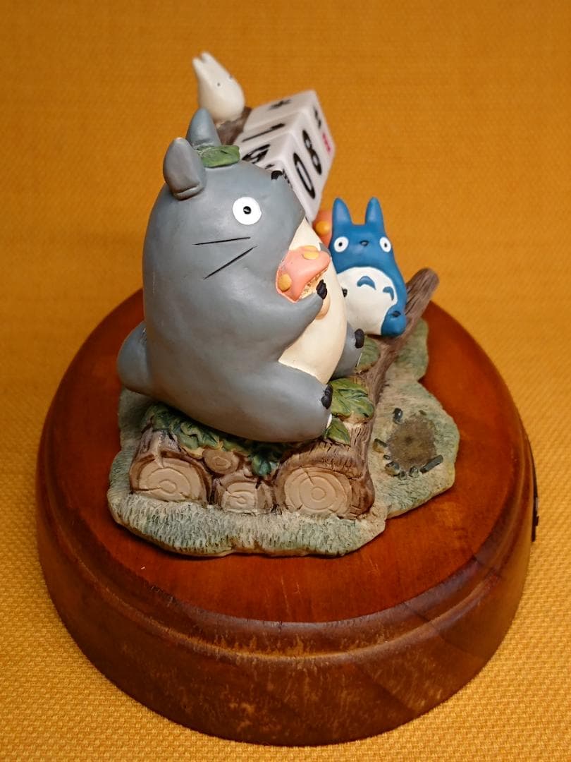 【美品】ジブリ　トトロ　カレンダー　置物　インテリア　工芸品　美術品　A1086