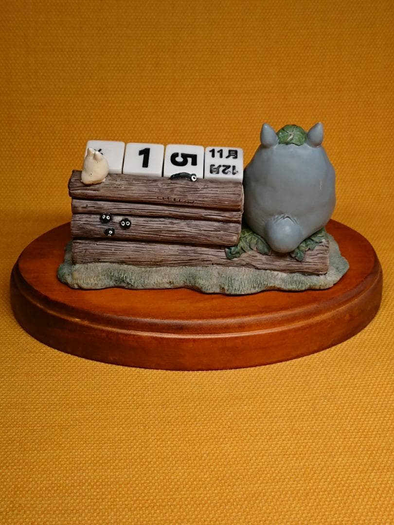 【美品】ジブリ　トトロ　カレンダー　置物　インテリア　工芸品　美術品　A1086