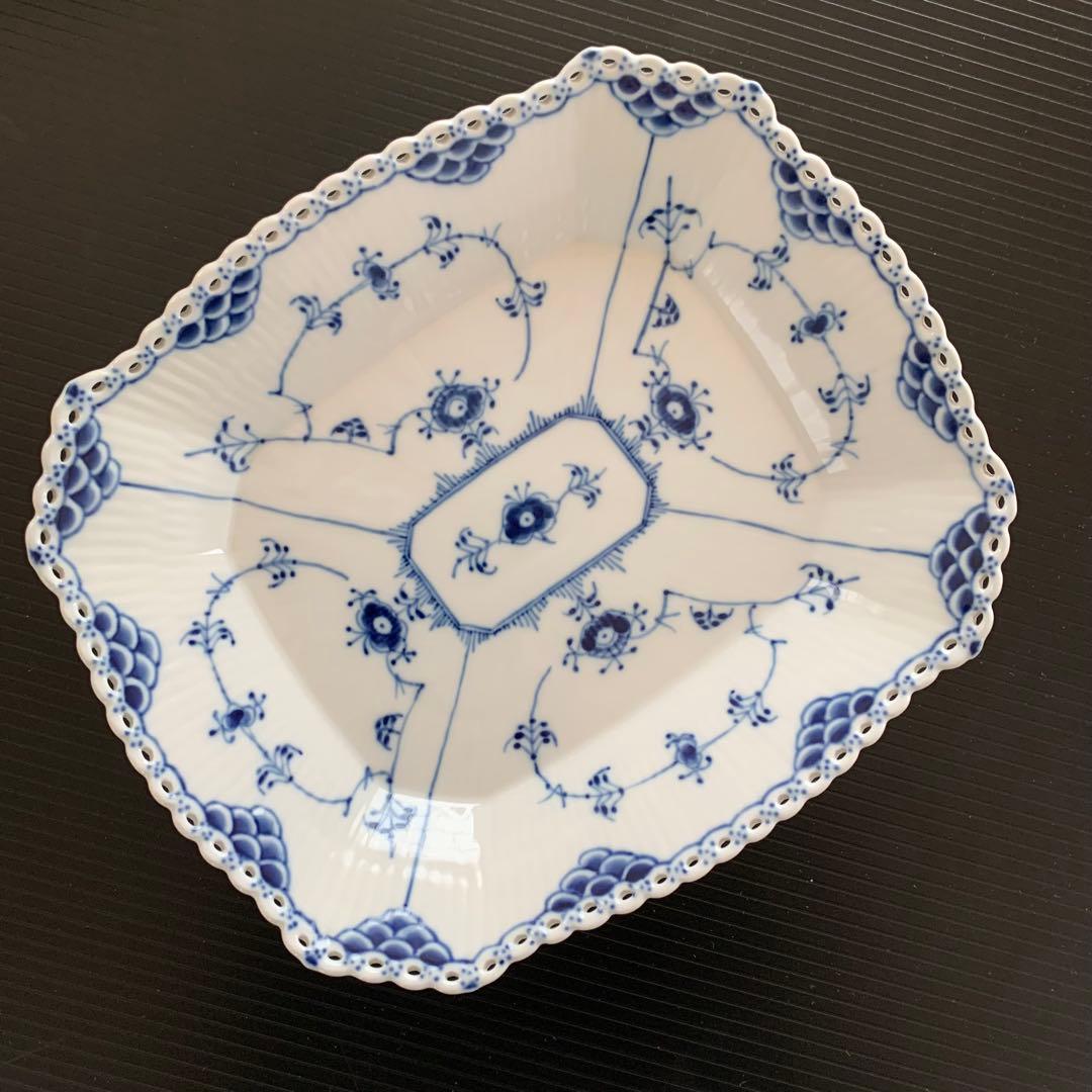 B&G 青い花模様の皿