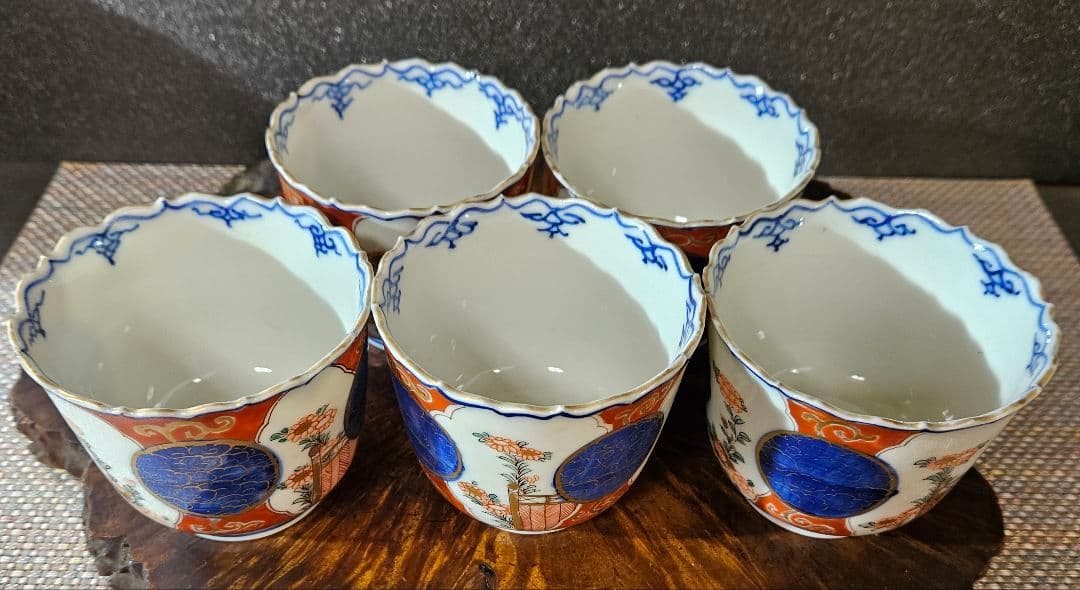 明治時代　古伊万里　錦手　金彩色絵　瑠璃金彩丸文様　花の図　そば猪口　湯呑5客