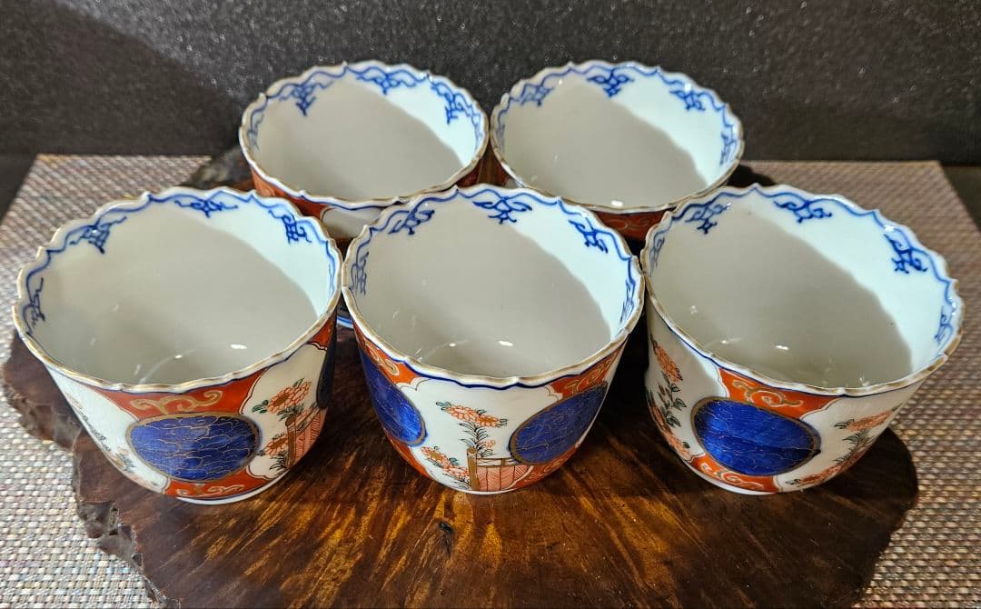 明治時代　古伊万里　錦手　金彩色絵　瑠璃金彩丸文様　花の図　そば猪口　湯呑5客