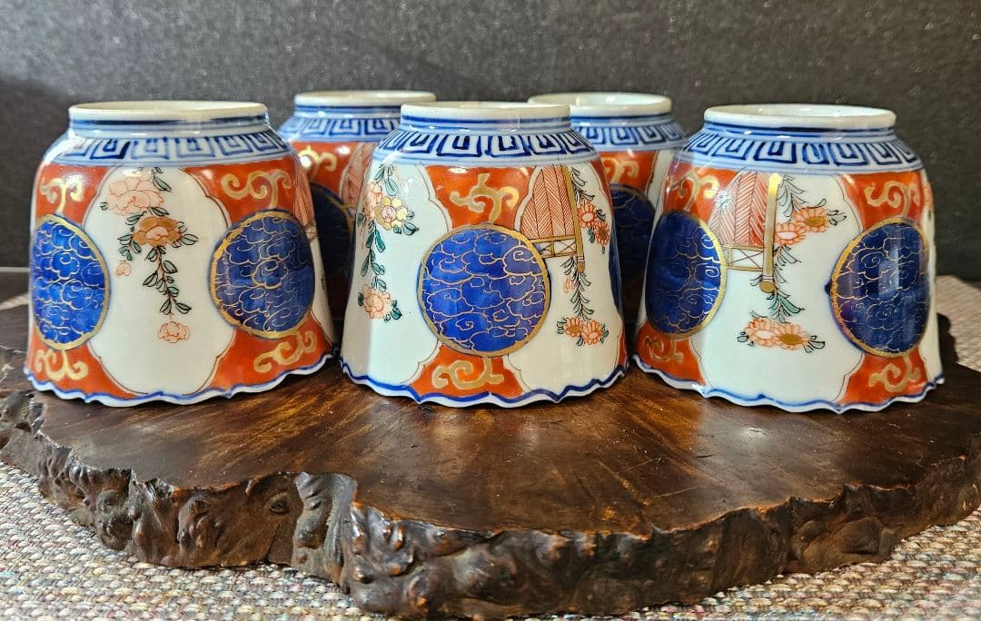 明治時代　古伊万里　錦手　金彩色絵　瑠璃金彩丸文様　花の図　そば猪口　湯呑5客