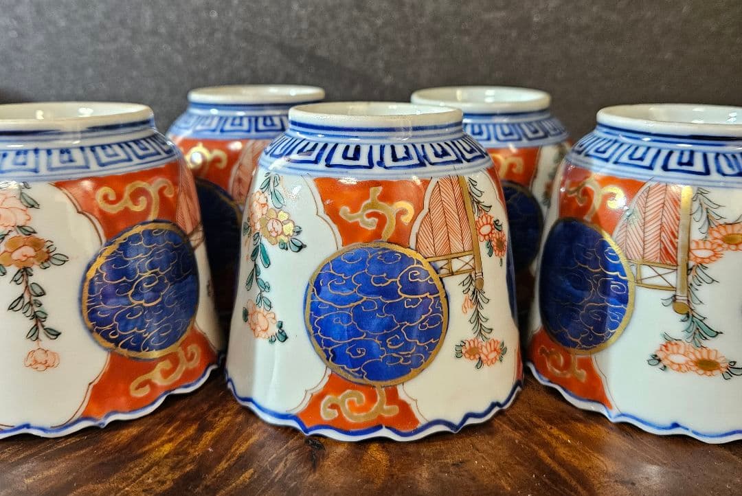 明治時代　古伊万里　錦手　金彩色絵　瑠璃金彩丸文様　花の図　そば猪口　湯呑5客