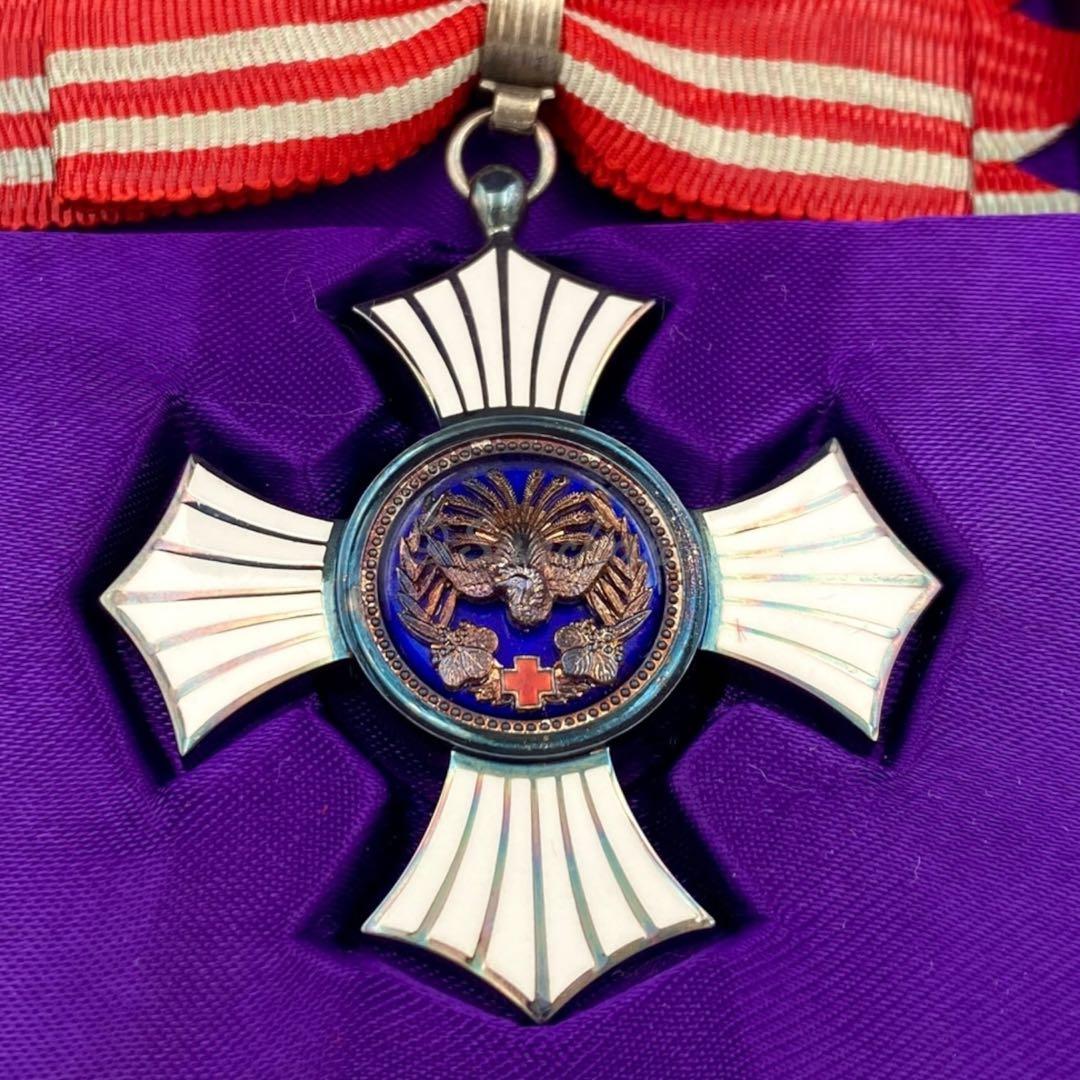 【希少品】 日本赤十字社 銀色功労賞 未開封ピンバッジ付き 勲章 明治二十一年
